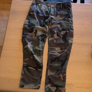 Re/Done Women’s Camo Cargo Pants